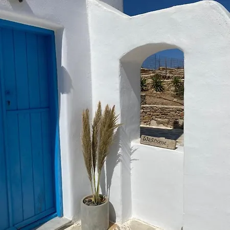 George's Traditional House *